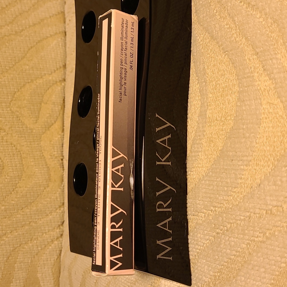 Mary Kay Facial Highlighting Pen Shade 3